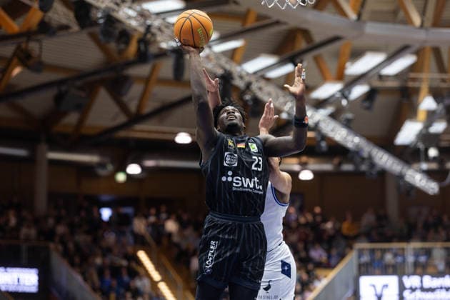 HAKRO Merlins Crailsheim - Tigers Tuebingen, Herren, 2. Bundesliga, Barmer 2. Basketball Bundesliga, pro A, 16. Spieltag, Spielzeit 2025 2026, 03.01.2026 Melkisedek Moreaux (Tigers Tuebingen, 23) beim Korbabschluss