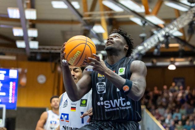 Melkisedek Moreaux (Tigers Tuebingen, 23) Jose Gabriel de Oliveira Neto (HAKRO Merlins Crailsheim, 01) GER, HAKRO Merlins Crailsheim vs. Tigers Tuebingen, Basketball, BARMER 2. Bundesliga Bundesliga, Pro A, Saison 2025 2026, 16. Spieltag, 03.01.2026 GER, HAKRO Merlins Crailsheim vs. Tigers Tuebingen, Basketball, BARMER 2. Bundesliga Bundesliga, Pro A, Saison 2025 2026, 16. Spieltag, 03.01.2026 Ilshofen Copyright: xEibner-Pressefoto ArdanxFuessmanx EP_AFN