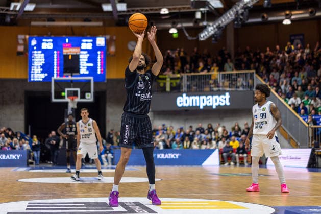 Miles Tention (Tigers Tuebingen, 03) Vincent Shahid (HAKRO Merlins Crailsheim, 99) GER, HAKRO Merlins Crailsheim vs. Tigers Tuebingen, Basketball, BARMER 2. Bundesliga Bundesliga, Pro A, Saison 2025 2026, 16. Spieltag, 03.01.2026 GER, HAKRO Merlins Crailsheim vs. Tigers Tuebingen, Basketball, BARMER 2. Bundesliga Bundesliga, Pro A, Saison 2025 2026, 16. Spieltag, 03.01.2026 Ilshofen Copyright: xEibner-Pressefoto ArdanxFuessmanx EP_AFN