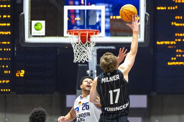 Lukas Milner (Tigers Tuebingen, 17) Marvin Ogunsipe (HAKRO Merlins Crailsheim, 26) GER, HAKRO Merlins Crailsheim vs. Tigers Tuebingen, Basketball, BARMER 2. Bundesliga Bundesliga, Pro A, Saison 2025 2026, 16. Spieltag, 03.01.2026 GER, HAKRO Merlins Crailsheim vs. Tigers Tuebingen, Basketball, BARMER 2. Bundesliga Bundesliga, Pro A, Saison 2025 2026, 16. Spieltag, 03.01.2026 Ilshofen Copyright: xEibner-Pressefoto ArdanxFuessmanx EP_AFN