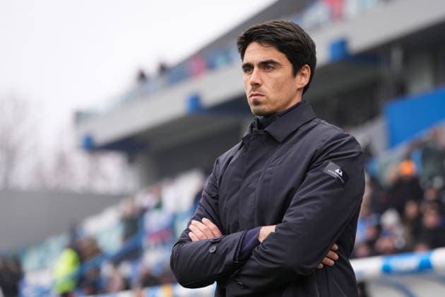 Parma s head coach Carlos Cuesta looks on during the Serie A soccer match between Sassuolo and Parma at the Mapei Stadium Cittˆ del Tricolore in Reggio Emilia, north Italy - Saturday, January 3, 2026 - - Soccer -  Copyright: xMassimoxPaolone LaPressex