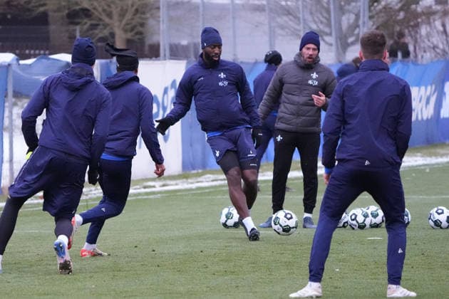 Patric Pfeiffer (SV Darmstadt 98) am Ball - 03.01.2026 2. Bundesliga, Saison 25 26: SV Darmstadt 98 Trainingsauftakt, Stadion am Boellenfalltor, emonline, emspor,