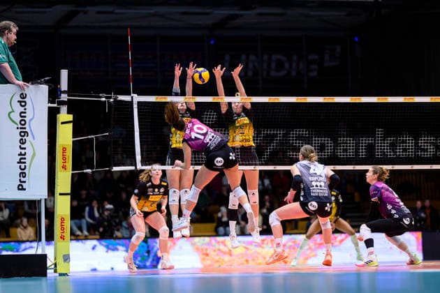 Lara, Nagels (Zuspiel, VfB Suhl LOTTO Thueringen, 3), Roosa, Laakkonen (Mittelblock, VfB Suhl LOTTO Thueringen, 4), Irene, Monika, Brancuska (Diagonalangriff, VfB Suhl LOTTO Thueringen, 25) GER, Thueringen, VfB Suhl LOTTO Thüringen gegen Schwarz-Weiss Erfurt, Volleyball, Volleyball Bundesliga, Spielnr. 2084, Samstag, 03.01.2026 GER, Thueringen, VfB Suhl LOTTO Thüringen gegen Schwarz-Weiss Erfurt, Volleyball, Volleyball Bundesliga, Spielnr. 2084, Samstag, 03.01.2026 Eisenach Copyright: xEibner-Pressefoto MartinxHerbstx EP_MHT