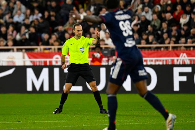 FOOTBALL : AS Monaco VS Olympique Lyonnais - Ligue 1 Mc™Donalds - 03 01 2026 Referee JÃ rÃ me Brisard during the Ligue 1 McDonald™s match between AS Monaco and Olympique Lyonnais on January 03, 2026 at the Louis II Stadium in Monaco. MonacoMonaco  Copyright: xWilliamxCannarellax