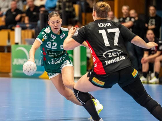 Haruno Sasaki (Frisch Auf Frauen, 32) mit Tempo am Ball, BSV Sachsen Zwickau vs. Frisch Auf Goeppingen, Handball, 1. Bundesliga, Spielzeit 2025 2026, 03.01.2026 BSV Sachsen Zwickau vs. Frisch Auf Goeppingen, Handball, 1. Bundesliga, Spielzeit 2025 2026, 03.01.2026 Zwickau Copyright: xMichaelxSchmidt Eibner-Pressefotx EP_MST