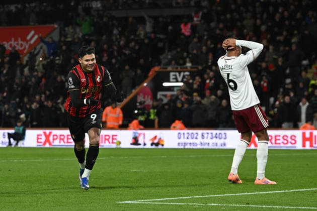 Bournemouth v Arsenal, Premier League Goal 1-0 - Evanilson (9) of AFC Bournemouth celebrates scoring the opening goal during the Premier League match between Bournemouth and Arsenal at the Vitality Stadium, Bournemouth, UK on 3 January 2026. Bournemouth Vitality Stadium Dorset UK Editorial use only DataCo restrictions apply See www.football-dataco.com , Copyright: xGrahamxHuntx PSI-23517-0058