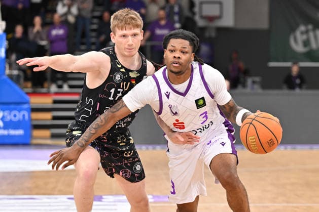 BG Göttingen - Uni Baskets Münster Jordan Sears ( 3, GOT) und Oliver Pahnke ( 17, MS) im Spiel der BARMER 2. Basketball Bundesliga ProA zwischen der BG Göttingen und den Uni Baskets Münster in der Sparkassen-Arena am 03.01.2026 in Göttingen, Deutschland. Göttingen Niedersachsen Deutschland