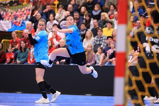 RECORD DATE NOT STATED Szene mit Natsuki Aizawa (23; Thüringer HC) und Csenge Kuczora (59; Thüringer HC) Szene mit Natsuki Aizawa (23; Thüringer HC) und Csenge Kuczora (59; Thüringer HC)