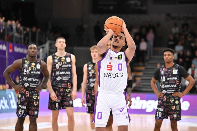 BG Göttingen - Uni Baskets Münster Nils Schmitz ( 0, GOT) im Spiel der BARMER 2. Basketball Bundesliga ProA zwischen der BG Göttingen und den Uni Baskets Münster in der Sparkassen-Arena am 03.01.2026 in Göttingen, Deutschland. Göttingen Niedersachsen Deutschland