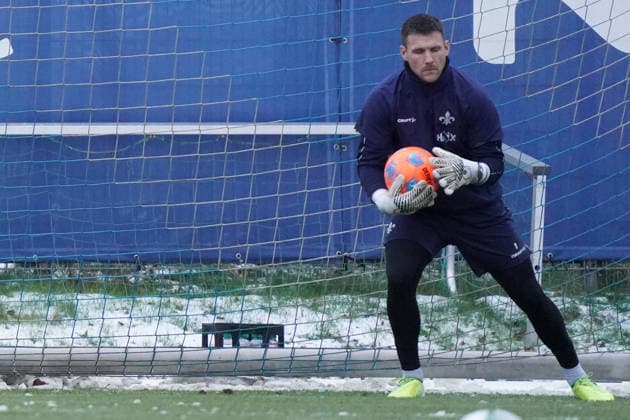 Torwart Marcel Schuhen (SV Darmstadt 98) haelt *MAX* - 03.01.2026 2. Bundesliga, Saison 25 26: SV Darmstadt 98 Trainingsauftakt, Stadion am Boellenfalltor, emonline, emspor,