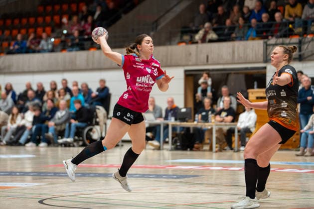 Handball I Frauen I Saison 2025-2026 I 2. Bundesliga I 12. Spieltag I VfL Waiblingen - Rostocker HC I 03.01.2026 Finia Jaz Wolf (31, Rostocker HC) im Wurf Waiblingen Rundsporthalle Baden-Württemberg Deutschland Copyright: xLobeca MaxxPetershansx