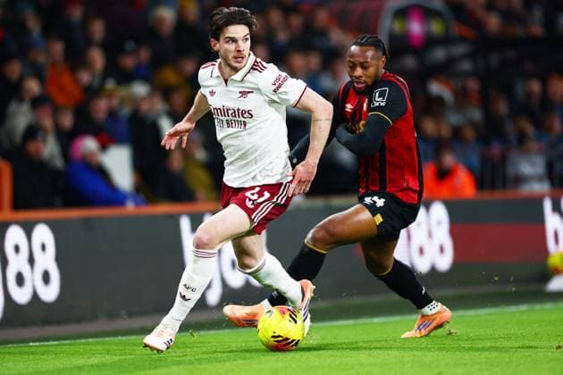 Declan Rice of Arsenal and Antoine Semenyo of AFC Bournemouth. AFC Bournemouth v Arsenal, Premier League, Football, Vitality Stadium, Bournemouth, UK - 03 Jan 2026Bournemouth Vitality Stadium United Kingdom EDITORIAL USE ONLY No use with unauthorised audio, video, data, fixture lists, club league logos or live services. Online in-match use limited to 120 images, no video emulation. No use in betting, games or single club league player publications. Copyright: xJamesxMarsh Shutterstockx 16220501ax