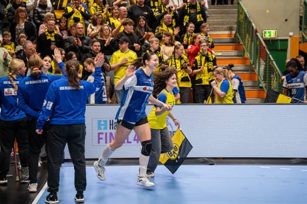 Borussia Dortmund (GER) vs. HSG Blomberg-Lippe (GER), Handball, 1. Handball Bundesliga Frauen, 11. Spieltag, 3.1.2026, Saision 2025 2026, Dortmund Nuria Bucher (HSG Blomberg-Lippe, 21) beim Einlaufen Dortmund Sporthalle Wellinghofen Deutschland