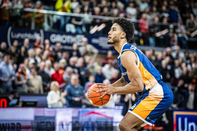 Rostock, Deutschland 03. Januar 2026: 1.BBL - 2025 2026 - Rostock Seawolves vs. Skyliners Frankfurt Im Bild: D Shawn Schwartz (ROSTOCK SEAWOLVES) Copyright: xFotostandx xVoelkerx