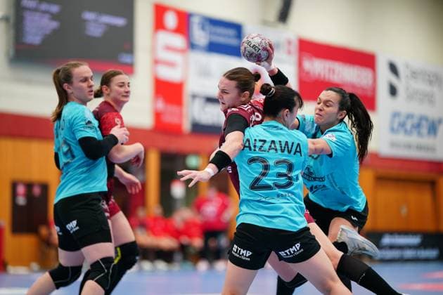 RECORD DATE NOT STATED Szene mit Luca Farago (19; Thüringer HC), Isabell Hurst (5; HSG Bensheim Auerbach), Mareike Thomaier (2; HSG Bensheim Auerbach) und Jana Scheib (20; Thüringer HC) Szene mit Luca Farago (19; Thüringer HC) und Isabell Hurst (5; HSG Bensheim Auerbach)