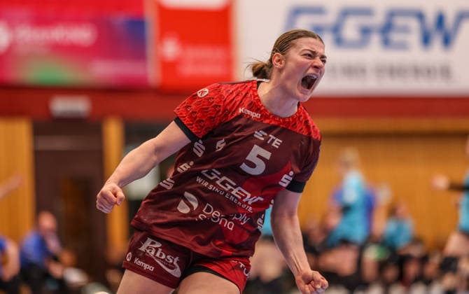 GER, Bensheim, HSG Bensheim Auerbach Flames vs Thüringer HC, Alsco Handball Bundesliga Frauen, Handball, DHB, Spielzeit 2025 2026, Weststadthalle Bensheim, 10. Spieltag im Bild: Tor und Jubel, Isabell Hurst (HSG Bensheim Auerbach Flames Frauen 5), Emotionen DFB DFL REGULATIONS PROHIBIT ANY USE OF PHOTOGRAPHS AS IMAGE SEQUENCES AND OR QUASI-VIDEO, 03.01.2025 Copyright: HMBxMedia HendrikxHamelau