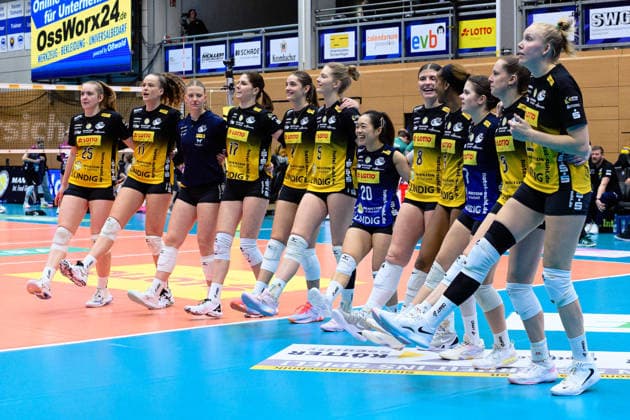 Monika, Brancuska (Diagonalangriff, VfB Suhl LOTTO Thueringen, 25), Laura, Berger (Mittelblock, VfB Suhl LOTTO Thueringen, 11), Alina, Nasin (Mittelblock, VfB Suhl LOTTO Thueringen, 17), Emma, Sambale (Libera, VfB Suhl LOTTO Thueringen, 7), Hannah, Hartmann (Diagonalangriff, VfB Suhl LOTTO Thueringen, 5), Xiang-Chen, Lai (Libera, VfB Suhl LOTTO Thueringen, 20), McKenzie, Foley (Aussenangriff, VfB Suhl LOTTO Thueringen, 8), Sanaa, Dotson (Aussenangriff, VfB Suhl LOTTO Thueringen, 9), Emma, Sambale (Libera, VfB Suhl LOTTO Thueringen, 7), Lara, Nagels (Zuspiel, VfB Suhl LOTTO Thueringen, 3), Roosa, Laakkonen (Mittelblock, VfB Suhl LOTTO Thueringen, 4) GER, VfB Suhl LOTTO Thueringen gegen Schwarz-Weiss Erfurt, Frauen, Volleyball, Bundesliga, Spielnr. 2084, 03.01.2026 GER, VfB Suhl LOTTO Thueringen gegen Schwarz-Weiss Erfurt, Frauen, Volleyball, Bundesliga, Spielnr. 2084, 03.01.2026 Eisenach Copyright: xEibner-Pressefoto MartinxHerbstx EP_MHT