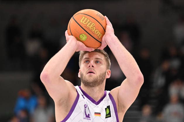 BG Göttingen - Uni Baskets Münster Mathis Mönninghoff ( 17, GOT) im Spiel der BARMER 2. Basketball Bundesliga ProA zwischen der BG Göttingen und den Uni Baskets Münster in der Sparkassen-Arena am 03.01.2026 in Göttingen, Deutschland. Göttingen Niedersachsen Deutschland