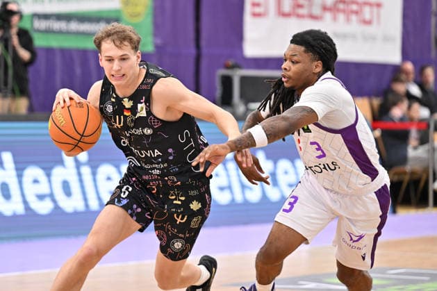 BG Göttingen - Uni Baskets Münster Thore Dilschmann ( 6, MS) und Jordan Sears ( 3, GOT) im Spiel der BARMER 2. Basketball Bundesliga ProA zwischen der BG Göttingen und den Uni Baskets Münster in der Sparkassen-Arena am 03.01.2026 in Göttingen, Deutschland. Göttingen Niedersachsen Deutschland