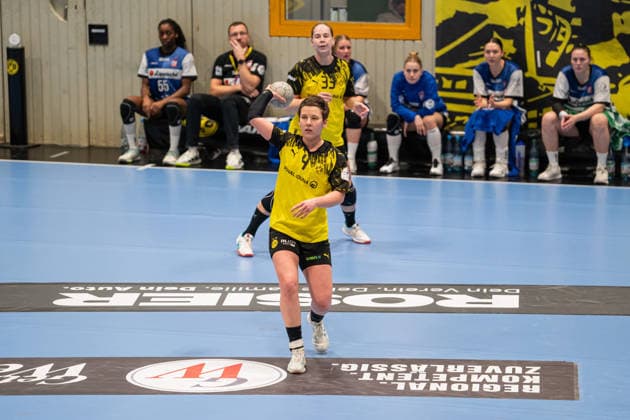 Borussia Dortmund (GER) vs. HSG Blomberg-Lippe (GER), Handball, 1. Handball Bundesliga Frauen, 11. Spieltag, 3.1.2026, Saision 2025 2026, Dortmund Alina Grijseels (Borussia Dortmund, 04) beim Spielaufbau Dortmund Sporthalle Wellinghofen Deutschland