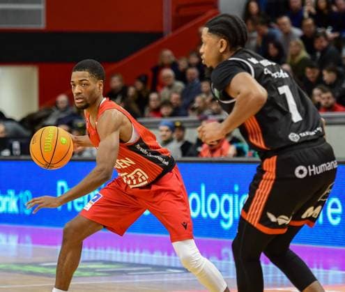 Devon Godmann, Daivien Williamson 2.Bundesliga Pro A, 16. Spieltag, 46ers, Basketball, Basketball Saison 2025 2026, BBL, Deutschland, Gießen 46ers SBB Baskets Wolmirstedt, Gießen in rot, Herren, SBB Baskets schwarz