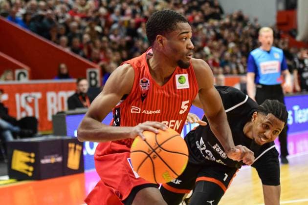 Devon Goodman, Trey Stewart 2.Bundesliga Pro A, 16. Spieltag, 46ers, Basketball, Basketball Saison 2025 2026, BBL, Deutschland, Gießen 46ers SBB Baskets Wolmirstedt, Gießen in rot, Herren, SBB Baskets schwarz