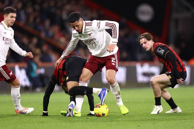 Bournemouth v Arsenal 03 January 2026, Bournemouth - Premier League Football - Bournemouth v Arsenal - Evanilson of Bournemouth and William Saliba of Arsenal - Photo: Jacques Feeney Offside. Bournemouth UK Copyright: xJacquesxFeeneyx xOffsidexOffside
