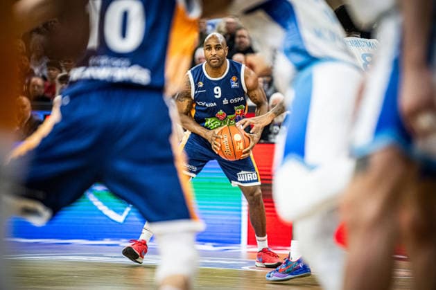 Rostock, Deutschland 03. Januar 2026: 1.BBL - 2025 2026 - Rostock Seawolves vs. Skyliners Frankfurt Im Bild: DeAndre Lansdowne (ROSTOCK SEAWOLVES) Copyright: xFotostandx xVoelkerx