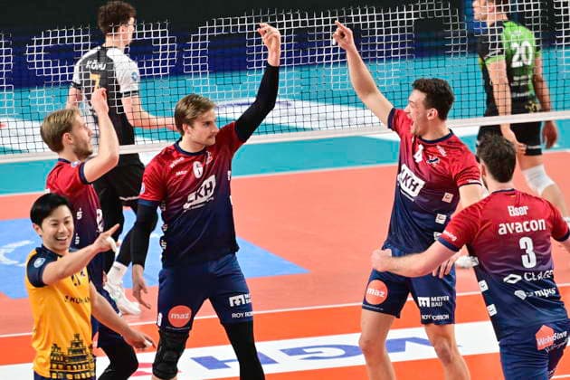 GER; 1.VBL, SVG Lueneburg vs Barock Volleys MTV Ludwigsburg 03.01.2026, LKH Arena, Lueneburg, GER; 1. VBL, SVG Lueneburg vs Barock Volleys MTV Ludwigsburg im Bild die Lueneburger Mannschaft jubelt