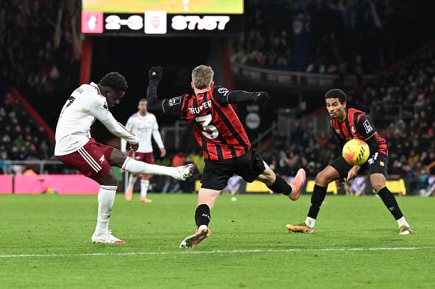 Bournemouth v Arsenal Premier League Bukayo Saka of Arsenal shoots during the Premier League match at the Vitality Stadium, Bournemouth 03 01 2026 UK Newspapers OUT Copyright: xJeremyxLandeyx FIL-22741-0063