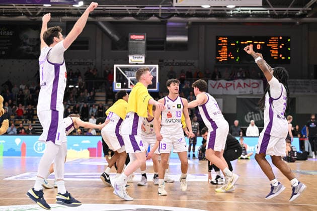 BG Göttingen - Uni Baskets Münster Spieler (GOT) nach dem Spiel der BARMER 2. Basketball Bundesliga ProA zwischen der BG Göttingen und den Uni Baskets Münster in der Sparkassen-Arena am 03.01.2026 in Göttingen, Deutschland. Göttingen Niedersachsen Deutschland