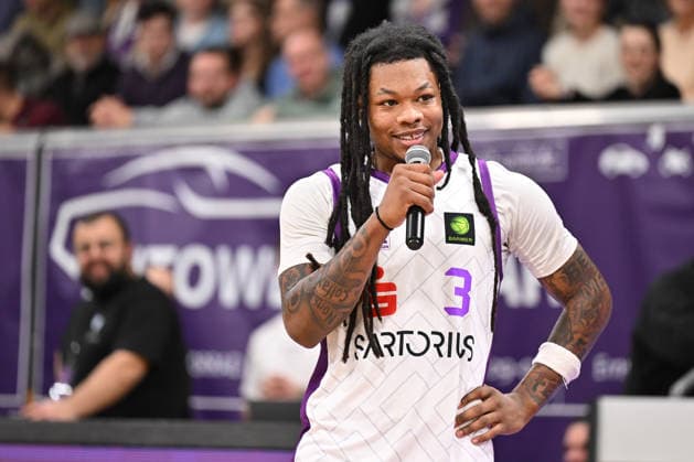 BG Göttingen - Uni Baskets Münster Jordan Sears ( 3, GOT) nach dem Spiel der BARMER 2. Basketball Bundesliga ProA zwischen der BG Göttingen und den Uni Baskets Münster in der Sparkassen-Arena am 03.01.2026 in Göttingen, Deutschland. Göttingen Niedersachsen Deutschland