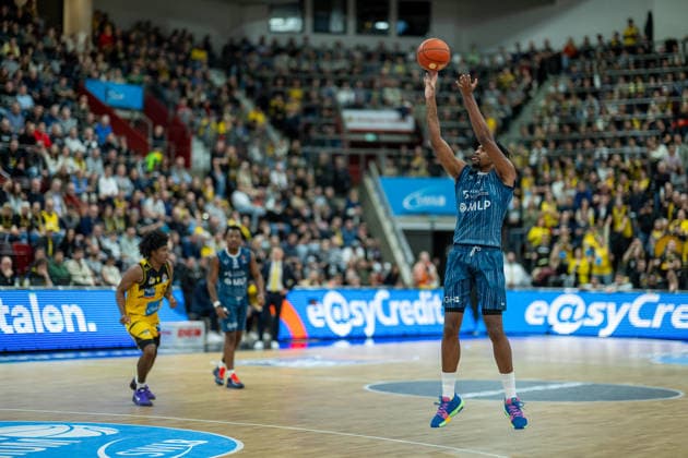 Osun Osunniyi (MLP Academics Heidelberg, 12), GER, MHP RIESEN Ludwigsburg vs. MLP Academics Heidelberg, easycredit BBL, Basketball, Bundesliga, 14. Spieltag, Spielzeit 2025 2026, 03.01.2026, GER, MHP RIESEN Ludwigsburg vs. MLP Academics Heidelberg, easycredit BBL, Basketball, Bundesliga, 14. Spieltag, Spielzeit 2025 2026, 03.01.2026 Ludwigsburg Copyright: xEibner-Pressefoto SaschaxWaltherx EP_EER