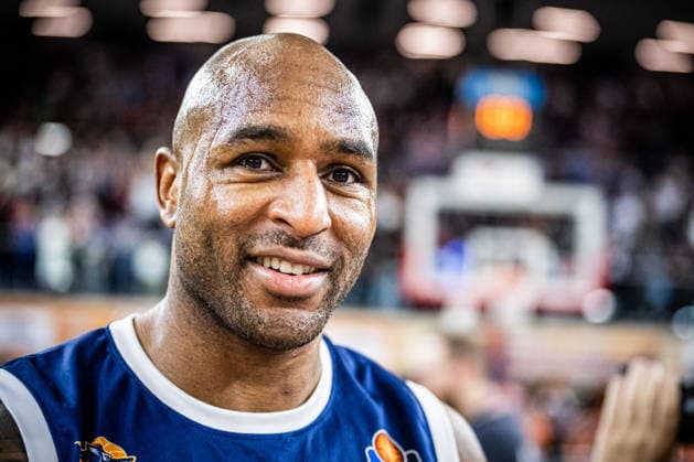Rostock, Deutschland 03. Januar 2026: 1.BBL - 2025 2026 - Rostock Seawolves vs. Skyliners Frankfurt Im Bild: DeAndre Lansdowne (ROSTOCK SEAWOLVES) lächelnd auf dem Spielfeld. Copyright: xFotostandx xVoelkerx