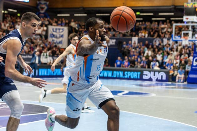 GER, easy-Credit Basketball-Bundesliga, Syntainics MBC - Science City Jena. 03.01.2026, Stadthalle, Weißenfels, GER, easy-Credit Basketball-Bundesliga, Syntainics MBC - Science City Jena. Naz Bohannon (Science City Jena, 15) Â Foto Alexander Trienitz Weißenfels Stadthalle Sachsen-Anhalt Deutschland