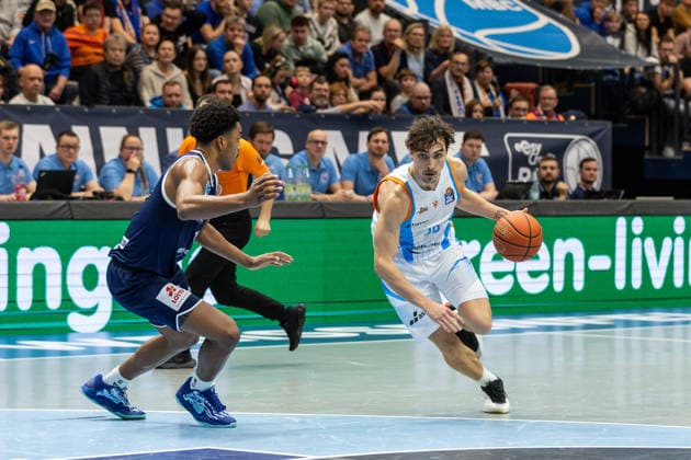GER, easy-Credit Basketball-Bundesliga, Syntainics MBC - Science City Jena. 03.01.2026, Stadthalle, Weißenfels, GER, easy-Credit Basketball-Bundesliga, Syntainics MBC - Science City Jena. Kristofer Krause (Science City Jena, 36) Â Foto Alexander Trienitz Weißenfels Stadthalle Sachsen-Anhalt Deutschland