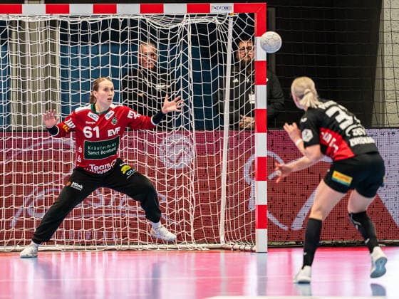Celina Meissner (Frisch Auf Frauen, 61) versucht einen Siebenmeter zu parieren, BSV Sachsen Zwickau vs. Frisch Auf Goeppingen, Handball, 1. Bundesliga, Spielzeit 2025 2026, 03.01.2026 BSV Sachsen Zwickau vs. Frisch Auf Goeppingen, Handball, 1. Bundesliga, Spielzeit 2025 2026, 03.01.2026 Zwickau Copyright: xMichaelxSchmidt Eibner-Pressefotx EP_MST