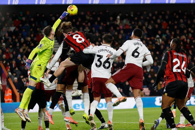 3rd January 2026, Bournemouth, Dorset, England; Premier League Football, AFC Bournemouth versus Arsenal; Dorde Petrovic of Bournemouth punches the ball away from a corner kick  HongboxChen