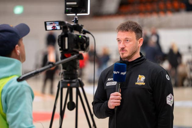 Handball I Frauen I Saison 2025-2026 I 2. Bundesliga I 12. Spieltag I VfL Waiblingen - Rostocker HC I 03.01.2026 Michael Stettner (Trainer, VfL Waiblingen Tigers) im Interview bei Regio TV Waiblingen Rundsporthalle Baden-Württemberg Deutschland Copyright: xLobeca MaxxPetershansx