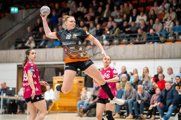 Handball I Frauen I Saison 2025-2026 I 2. Bundesliga I 12. Spieltag I VfL Waiblingen - Rostocker HC I 03.01.2026 Kimberly Eileen Gisa (18, VfL Waiblingen Tigers) im Wurf Waiblingen Rundsporthalle Baden-Württemberg Deutschland Copyright: xLobeca MaxxPetershansx