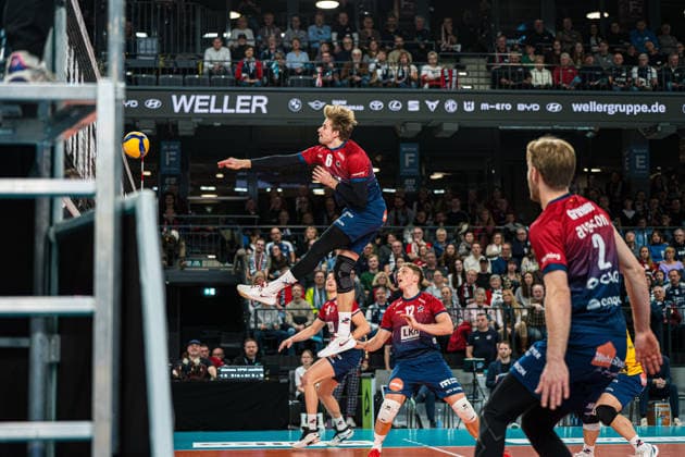 Volleyball I Herren I Saison 2025 2026 I Bundesliga I SVG Lüneburg - Barock Volleys MTV Ludwigsburg I 03.01.2026 Jackson Clifford Howe (6, SVG Lüneburg) im Angriff Copyright: xLobeca Bjorn-OlexKehmx