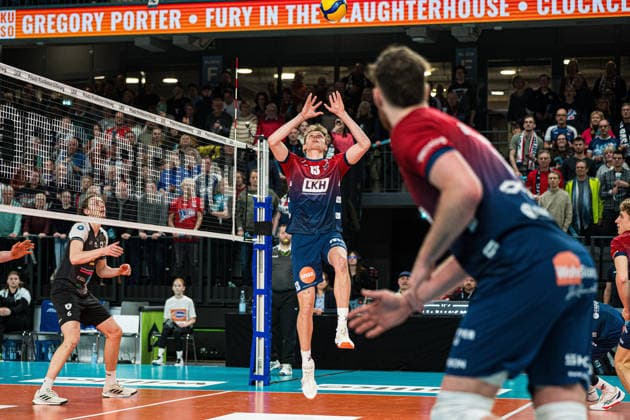 Volleyball I Herren I Saison 2025 2026 I Bundesliga I SVG Lüneburg - Barock Volleys MTV Ludwigsburg I 03.01.2026 Neo Laumann (13, SVG Lüneburg) spielt den Ball zu Copyright: xLobeca Bjorn-OlexKehmx