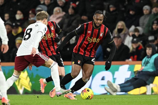 Bournemouth v Arsenal, Premier League Antoine Semenyo (24) of AFC Bournemouth on the attack during the Premier League match between Bournemouth and Arsenal at the Vitality Stadium, Bournemouth, UK on 3 January 2026. Bournemouth Vitality Stadium Dorset UK Editorial use only DataCo restrictions apply See www.football-dataco.com , Copyright: xGrahamxHuntx PSI-23517-0269