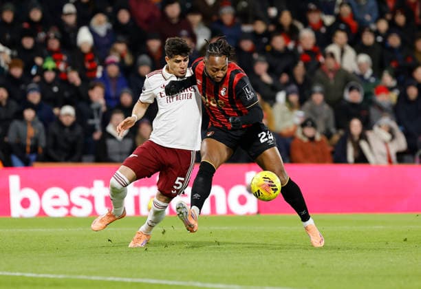 3rd January 2026, Bournemouth, Dorset, England; Premier League Football, AFC Bournemouth versus Arsenal; Antoine Semenyo of Bournemouth competes with Piero Hincapie of Arsenal  HongboxChen