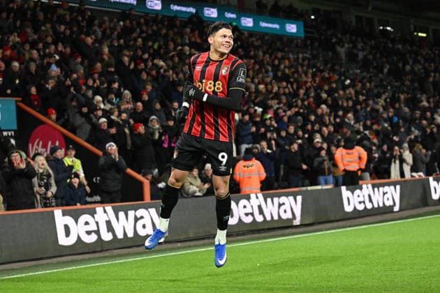 Bournemouth v Arsenal, Premier League Goal 1-0 - Evanilson (9) of AFC Bournemouth celebrates scoring the opening goal during the Premier League match between Bournemouth and Arsenal at the Vitality Stadium, Bournemouth, UK on 3 January 2026. Bournemouth Vitality Stadium Dorset UK Editorial use only DataCo restrictions apply See www.football-dataco.com , Copyright: xGrahamxHuntx PSI-23517-0300