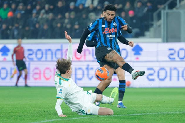 3rd January 2026; Gewiss Stadium, Bergamo, Italy, Serie A Football, Atalanta versus Roma; & xc9;derson of Atalanta BC shoots at goal  EmanuelexPennacchio