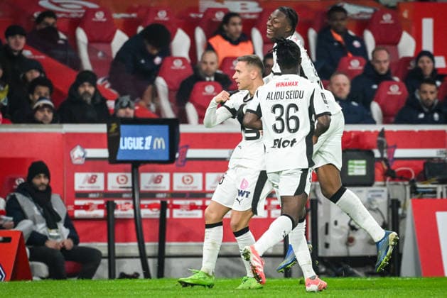 January 3, 2026, Villeneuve-D ascq, France, France: Przemyslaw FRANKOWSKI of Rennes celebrate his goal with teammates during the Ligue 1 match between Lille OSC (LOSC) and Stade Rennais (Rennes) at Pierre Mauroy Stadium on January 03, 2026 in Villeneuve-d Ascq near Lille, France. Villeneuve-D ascq France - ZUMAm308 20260103_zsp_m308_006 Copyright: xMatthieuxMirvillex