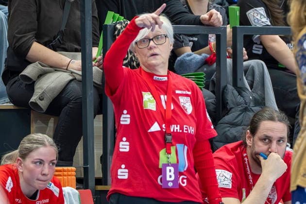 Handball Bundesliga Frauen, Saison 2025 2026 SV Union Halle-Neustadt vs.Buxtehuder SV Halle, Deutschland 03.Januar 2026: Im Bild:Trainerin Ines Seidler (Halle) Halle Saale SWH Arena Sachsen-Anhalt Deutschland
