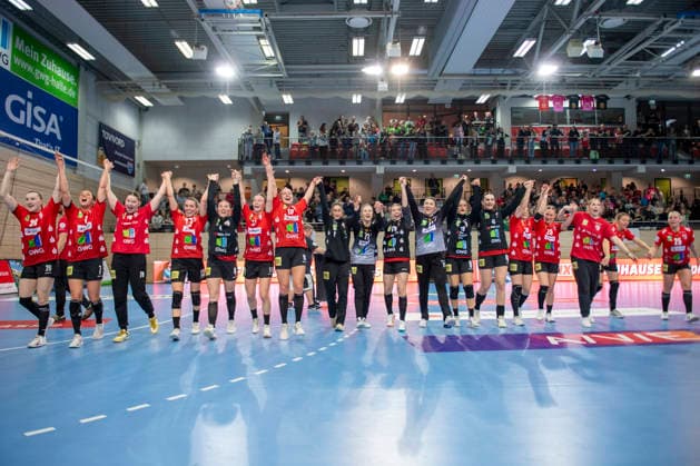 Handball Bundesliga Frauen, Saison 2025 2026 SV Union Halle-Neustadt vs.Buxtehuder SV Halle, Deutschland 03.Januar 2026: Im Bild:Schlussjubel, Schlußjubel, Emotion, Freude, Halle Saale SWH Arena Sachsen-Anhalt Deutschland