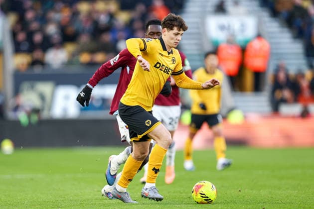 Wolverhampton Wanderers v West Ham United - Premier League Ladislav Krejci of Wolverhampton Wanderers is in defensive action during the Premier League match between Wolverhampton Wanderers and West Ham United at Molineux in Wolverhampton, England, on January 3, 2026. Wolverhampton West Midlands United Kingdom  Copyright: xMIxNewsx originalFilename:fletcher-wolverha260103_npAlL.jpg